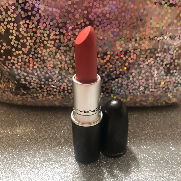 BNIB! MAC Retro Matte Lipstick 💄 in Runway Hit 703 - Picture 2 of 7